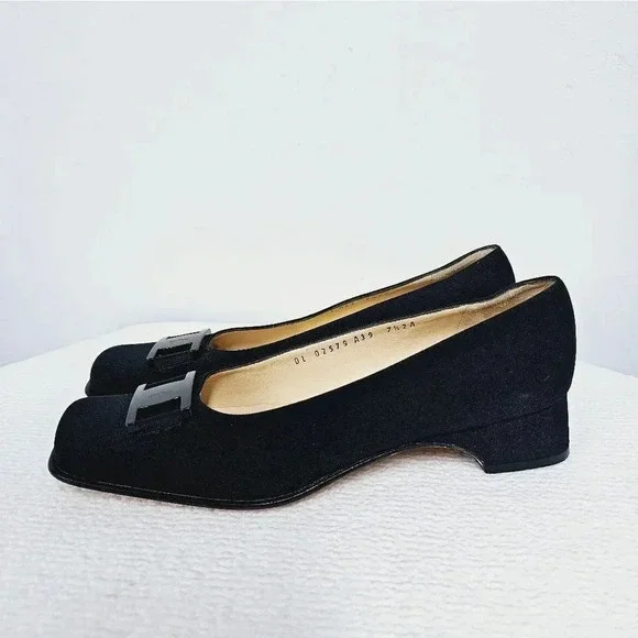 Salvatore Ferragamo 7.5 A black logo buckle granny heels​ - Picture 8 of 13